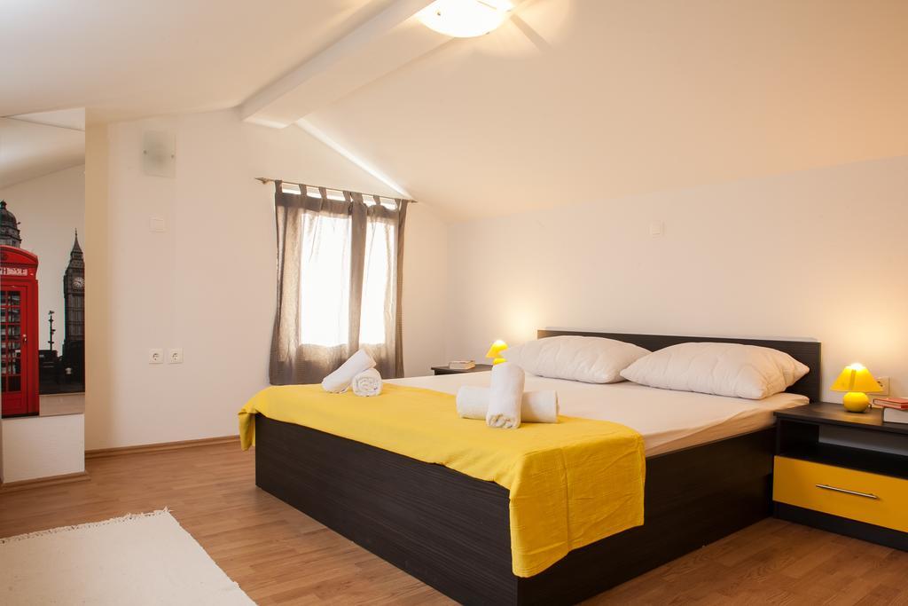 Apartments Fiona - Away From City Crowds Makarská Pokoj fotografie