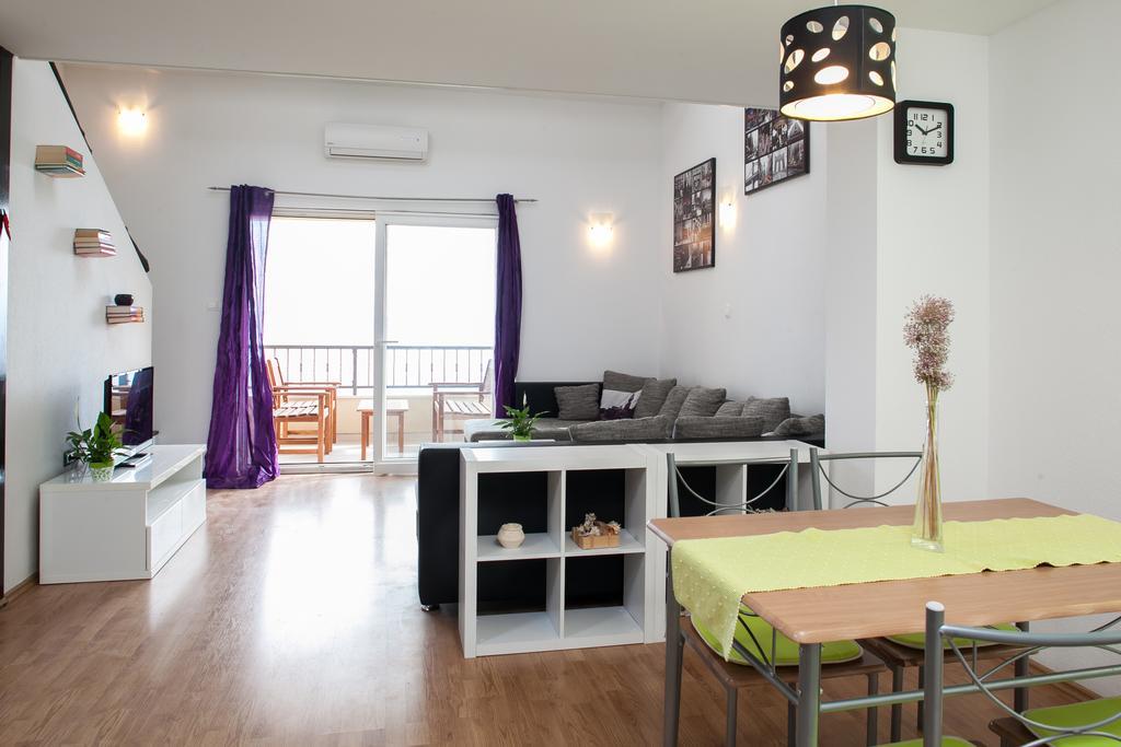 Apartments Fiona - Away From City Crowds Makarská Pokoj fotografie