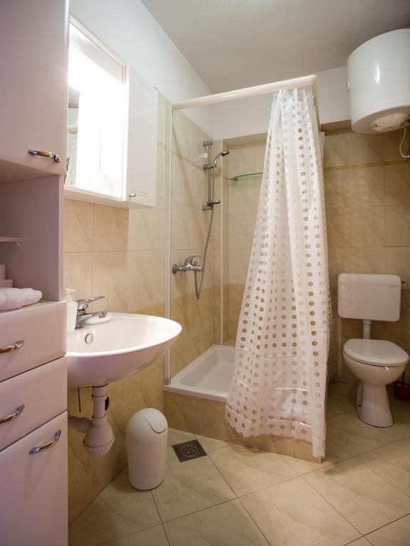 Apartments Fiona - Away From City Crowds Makarská Pokoj fotografie