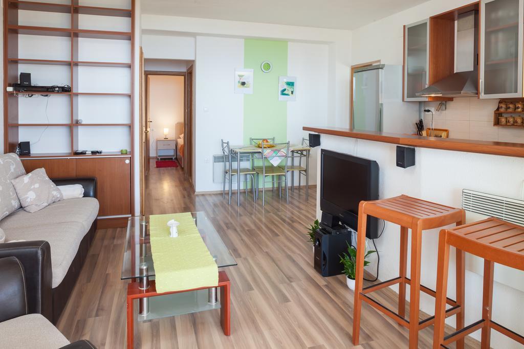 Apartments Fiona - Away From City Crowds Makarská Pokoj fotografie
